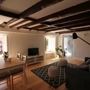 milanesa-apartment-1.hotels-lisbon-portugal.com/